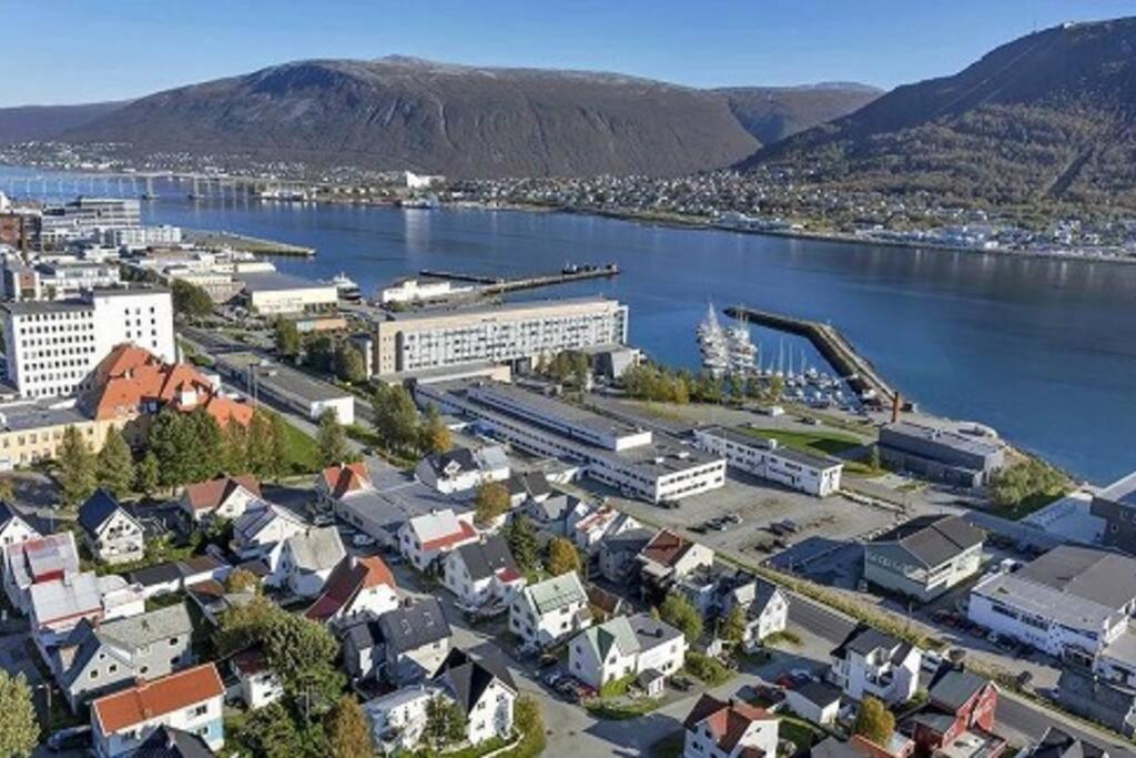 In The Heart Of The Aurora Borealis - Tromso City מראה חיצוני תמונה