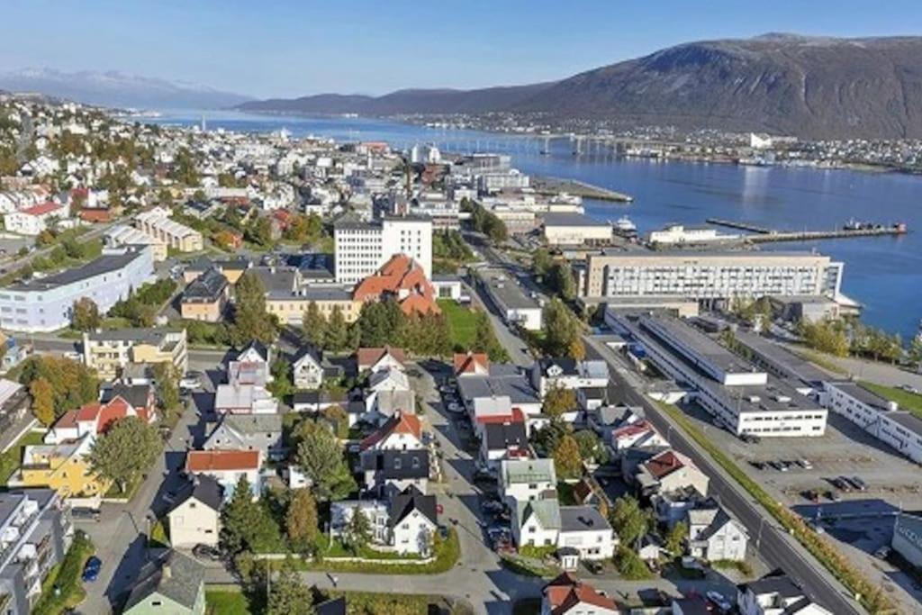 In The Heart Of The Aurora Borealis - Tromso City מראה חיצוני תמונה